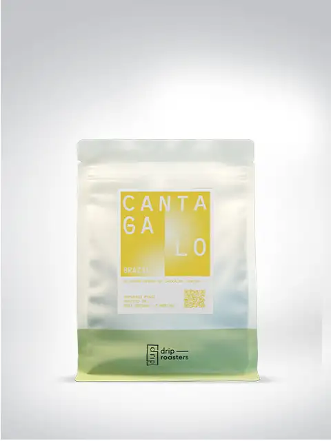 Emballage du café Canta Gallo par Drip Roasters du Brésil avec étiquette jaune.