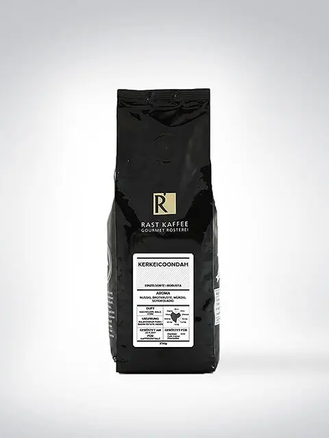 Schwarze Verpackung von Rast Kaffee Gourmet Rösterei mit der Aufschrift Kerkeicoondah