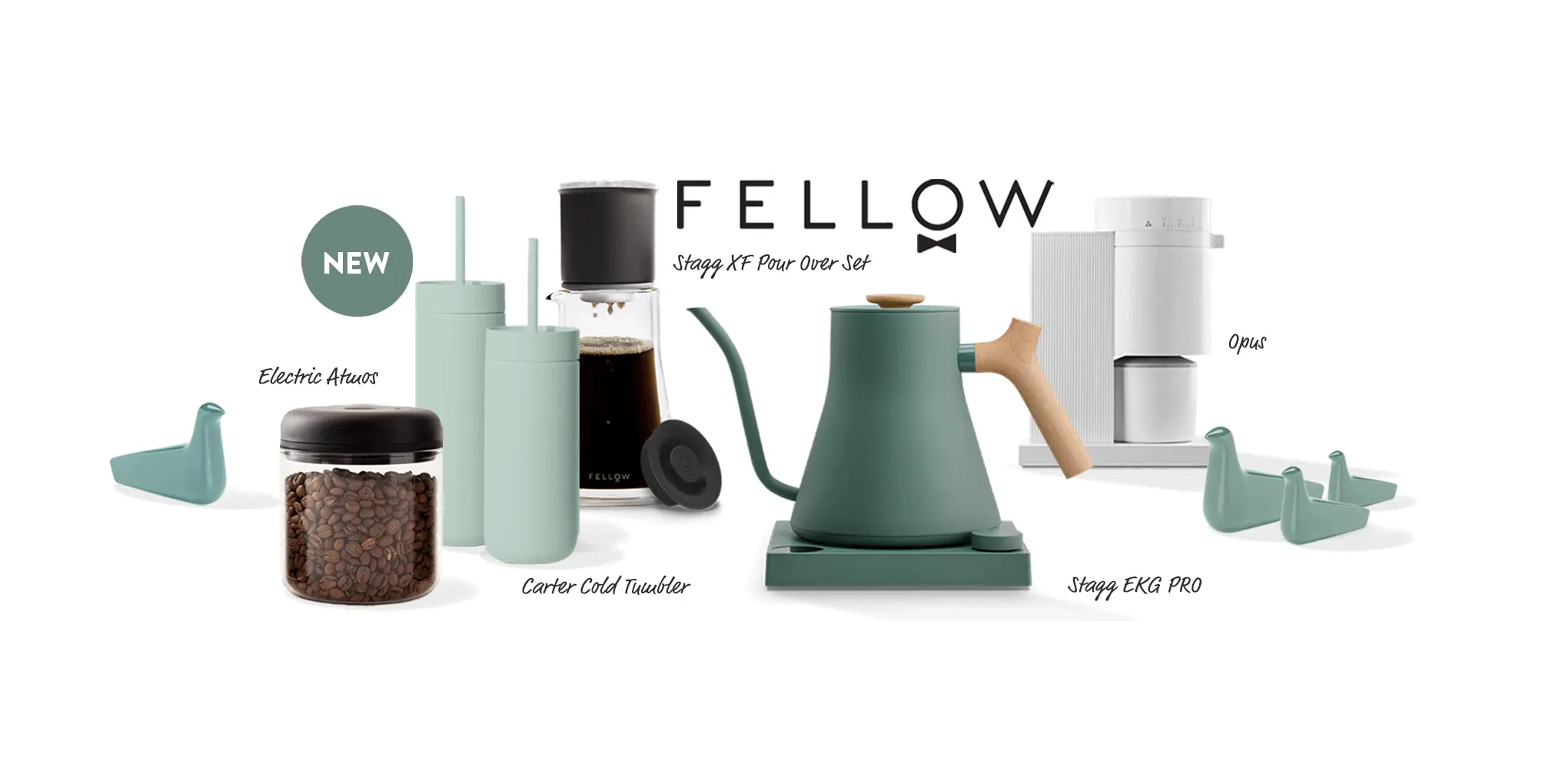 Verschiedenes Fellow Kaffeezubehör, darunter Pour Over Set und Wasserkocher.