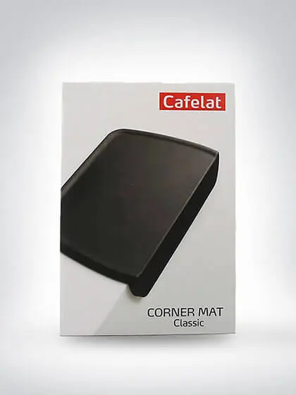 Cafelat Corner Mat Classic Verpackung mit schwarzer Kaffeematte