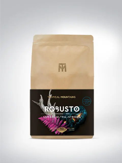 Kaffeepackung Tropical Mountains Robusto Lungo Ultra Strong mit braunem Beutel und schwarzem Etikett mit lila und blauer Dekoration