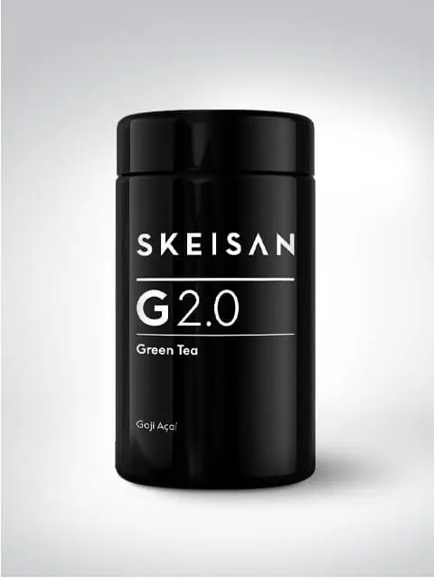 Schwarze Teedose von SKEISAN mit der Aufschrift G2.0 Grüner Tee, Goji Açai