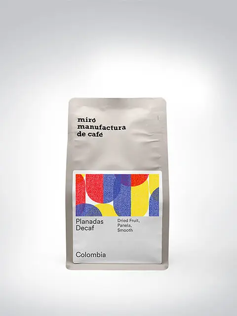 Verpackung des Miro Manufactura de Café Planadas Decaf, entkoffeinierter Kaffee aus Kolumbien, mit Noten von Trockenfrüchten, Panela und einem weichen Geschmack