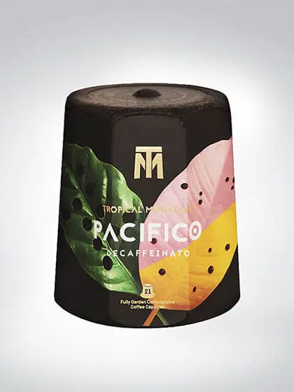 Entkoffeinierte Tropical Mountain Pacifico Kaffeekapsel mit buntem Blätterdesign