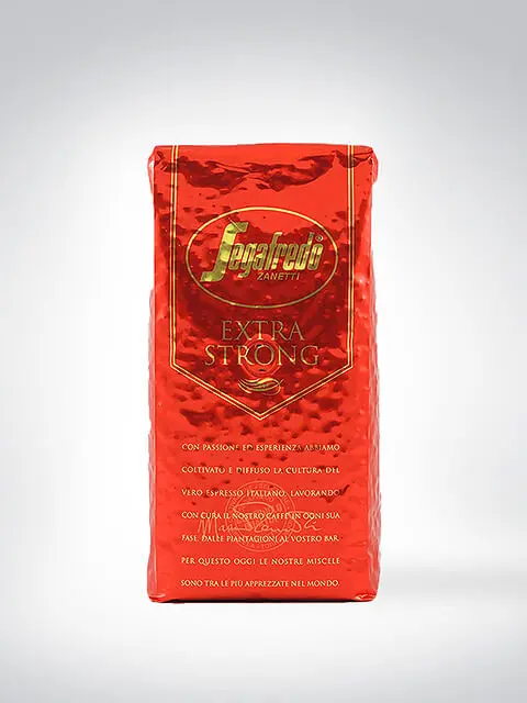 Verpackung von Segafredo Zanetti Extra Strong Kaffee, rote Tüte