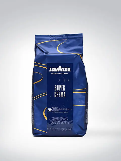 Packung Lavazza Super Crema Kaffeebohnen, 1 kg, blauer Beutel mit gelben Akzenten