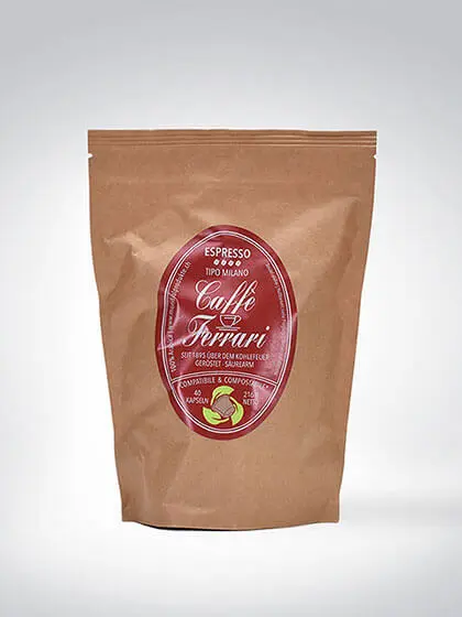 Verpackung von Caffè Ferrari Espresso Typo Milano mit braunem Beutel und rotem Etikett