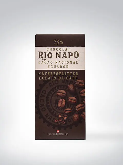 Verpackung der Rio Napo Schokolade mit 73% Cacao Nacional aus Ecuador mit Kaffeesplittern, hergestellt in der Schweiz.