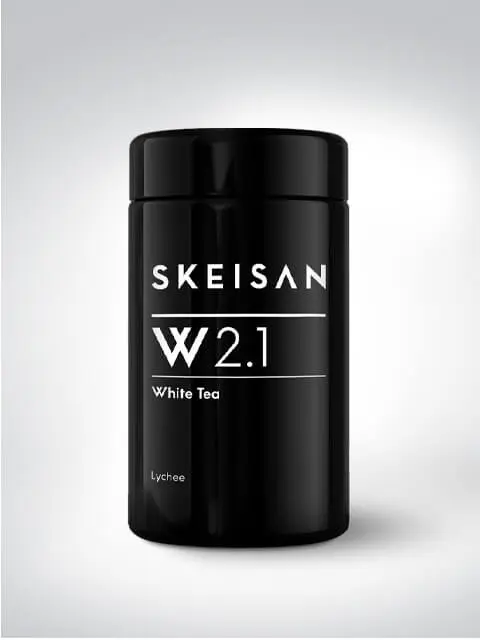 Schwarze Teedose mit der Aufschrift Skeisan W 2.1, Weißer Tee, Litschi-Aroma